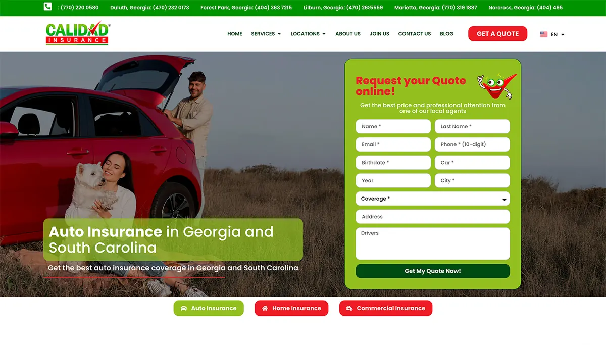 Primera pantalla del sitio de Calidad Insurance con el formulario Request your Quote online junto a una foto de una familia con su auto